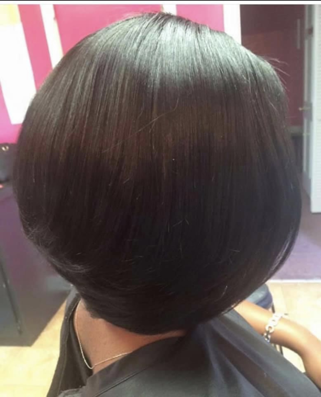 Glossy rounded bob in deep black